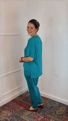 Conjunto Flórida - Malha Confort Calça e Blusa de Gola V