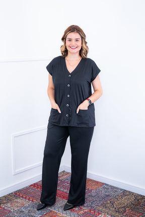 Conjunto Itália - Em Malha Canelada com Colete de Botões e Calça Pantalona