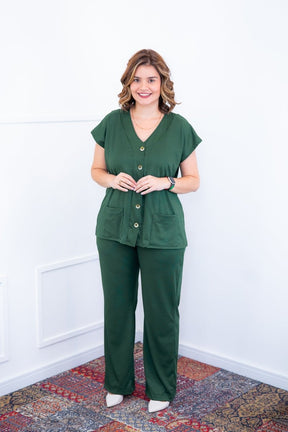 Conjunto Itália - Em Malha Canelada com Colete de Botões e Calça Pantalona