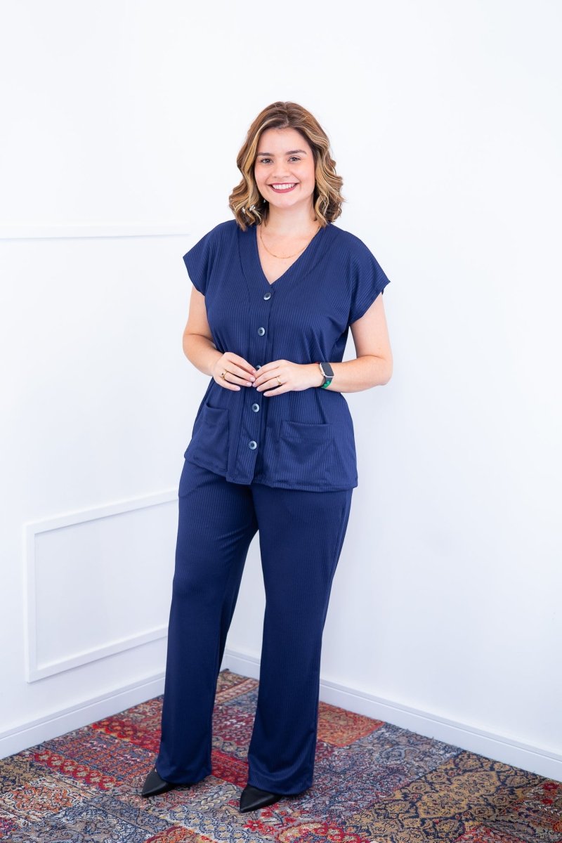 Conjunto Itália - Em Malha Canelada com Colete de Botões e Calça Pantalona