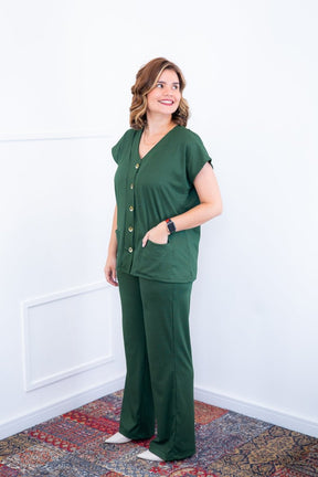 Conjunto Itália - Em Malha Canelada com Colete de Botões e Calça Pantalona