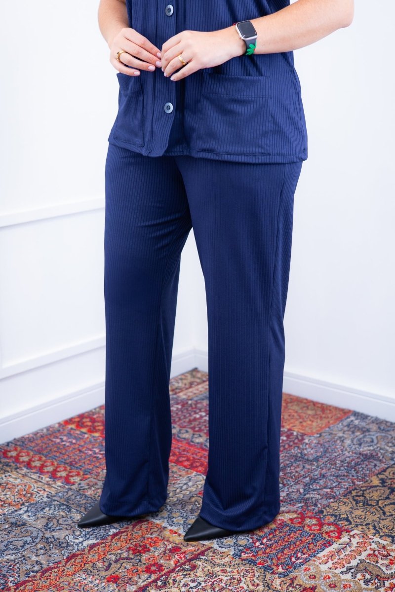 Conjunto Itália - Em Malha Canelada com Colete de Botões e Calça Pantalona