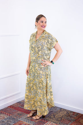 Conjunto Rio – Saia Longa e Blusa com Decote V em Crepe com Caimento Fluido