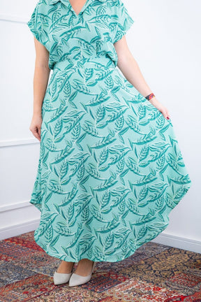 Conjunto Rio – Saia Longa e Blusa com Decote V em Crepe com Caimento Fluido