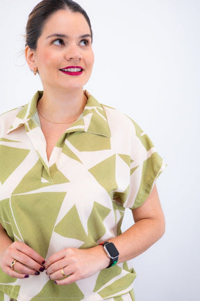 Conjunto Salvador – Bermuda e Blusa em Crepe com Estampa Geométrica