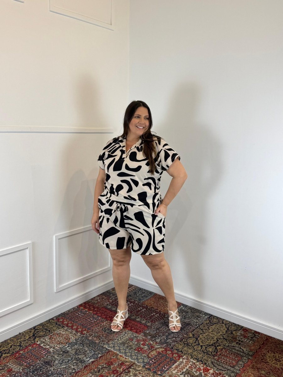 Conjunto Salvador – Bermuda e Blusa em Crepe com Estampa Geométrica