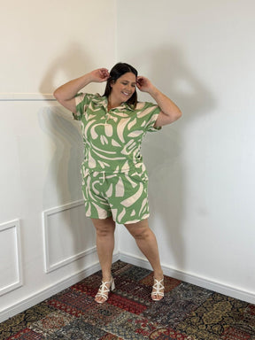 Conjunto Salvador – Bermuda e Blusa em Crepe com Estampa Geométrica