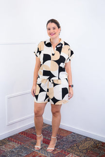 Conjunto Salvador – Bermuda e Blusa em Crepe com Estampa Geométrica