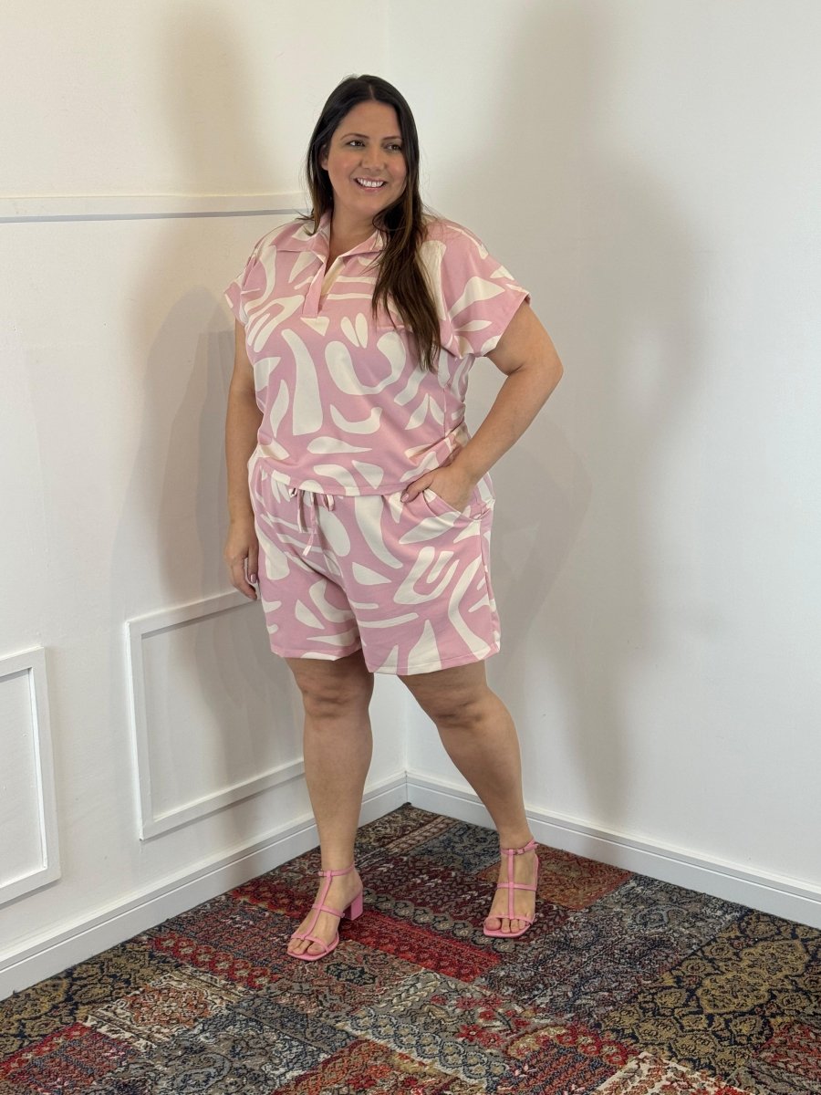 Conjunto Salvador – Bermuda e Blusa em Crepe com Estampa Geométrica