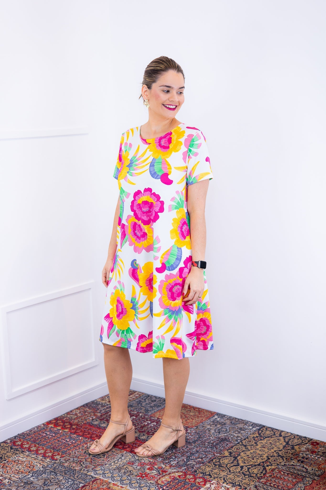 Vestido Sara - Malha Confort Deluxe Midi com Mangas e Bolsos