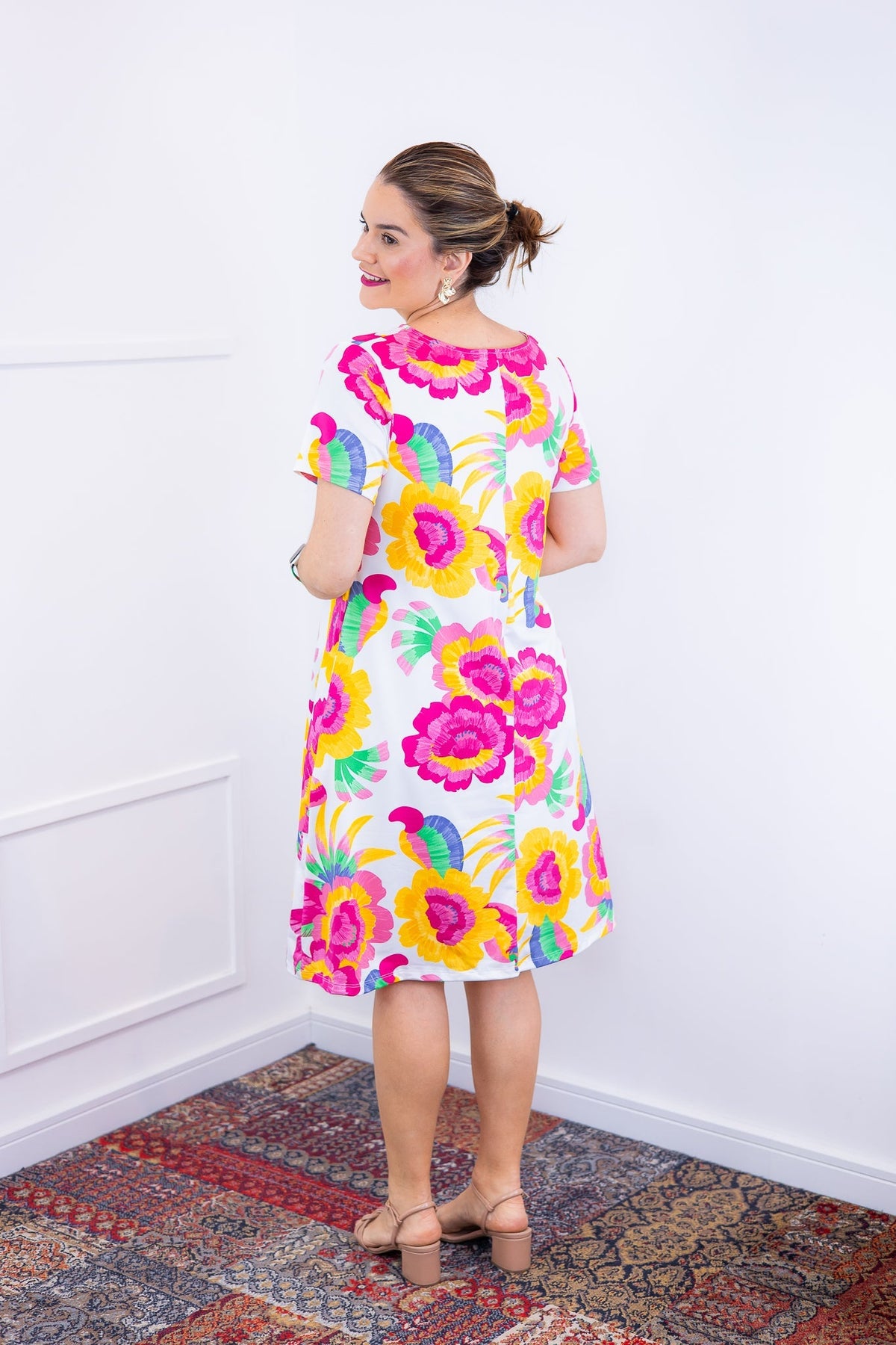 Vestido Sara - Malha Confort Deluxe Midi com Mangas e Bolsos