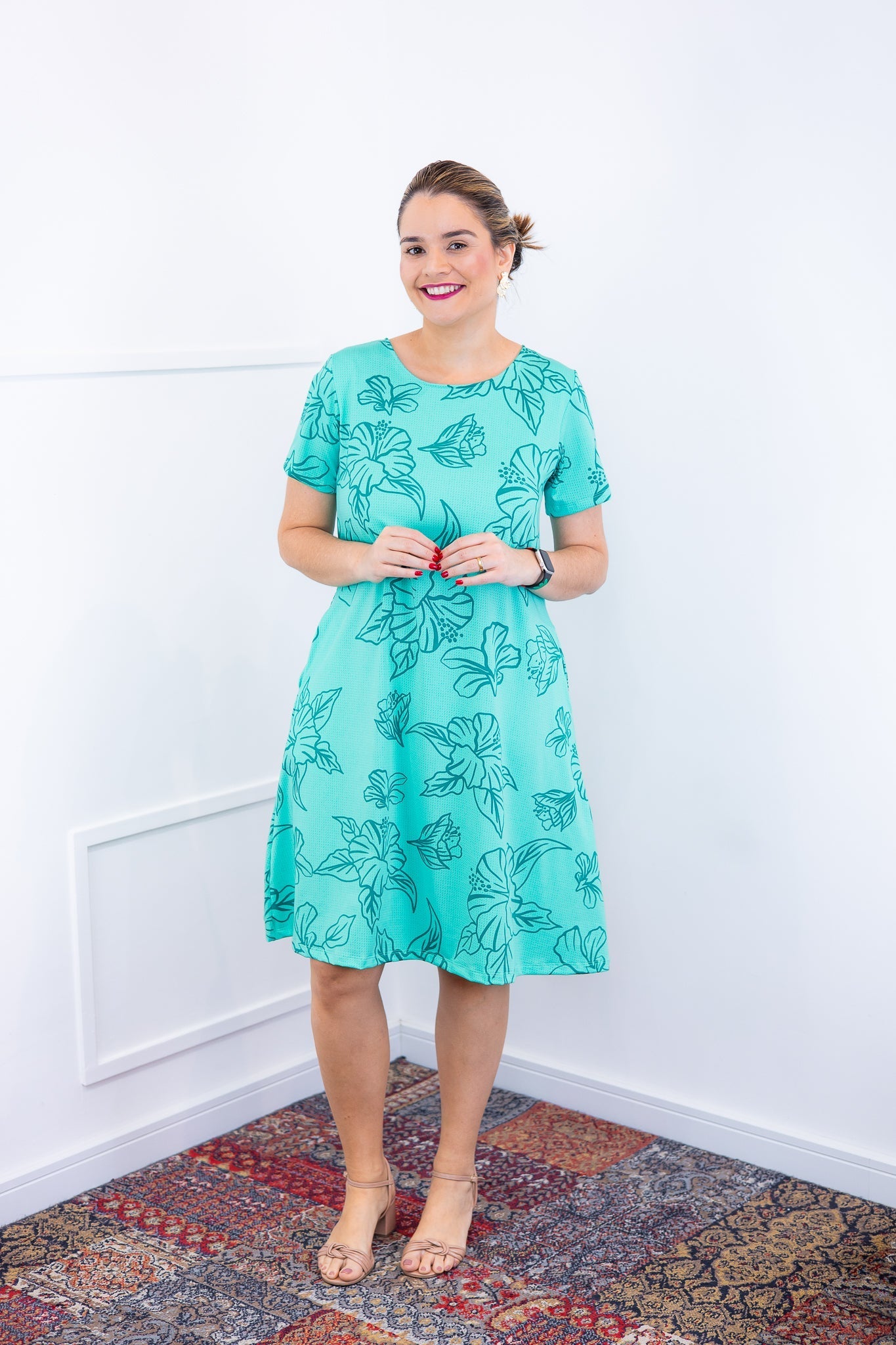 Vestido Sara - Malha Confort Deluxe Midi com Mangas e Bolsos