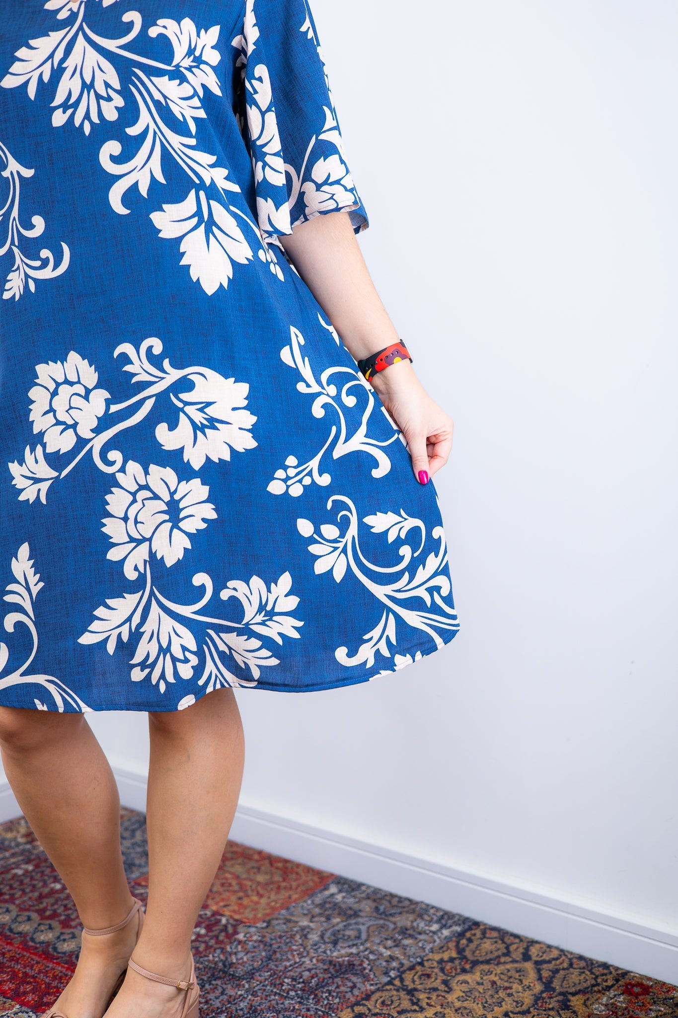 Vestido Sabrina - Decote V Manga Morcego em Viscolinho