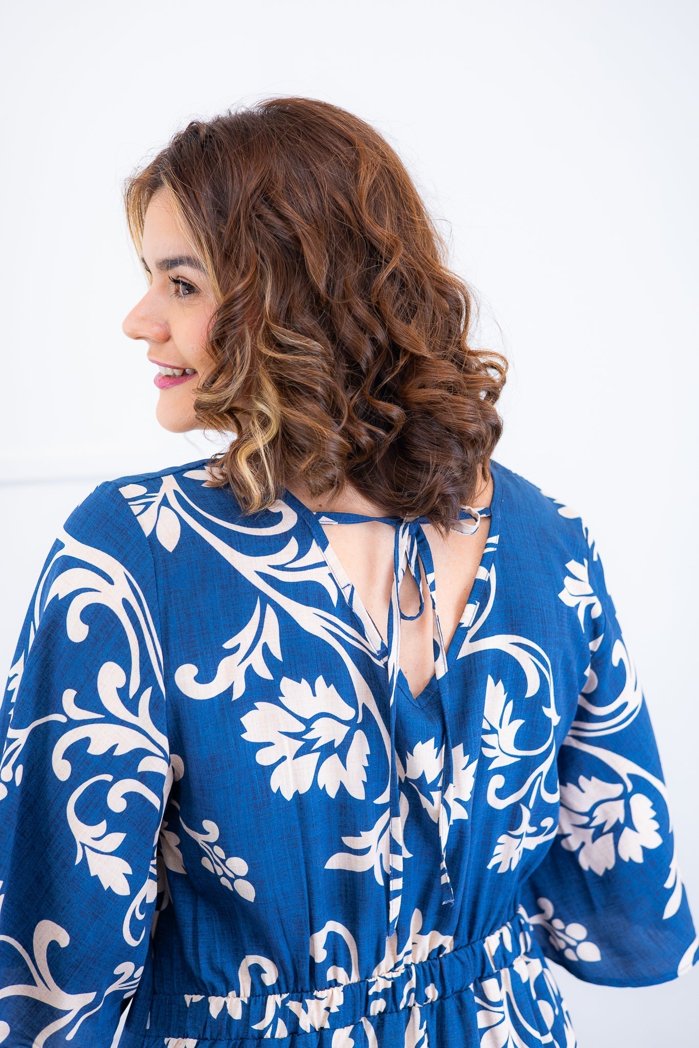 Vestido Sabrina - Decote V Manga Morcego em Viscolinho