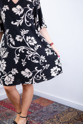 Vestido Sabrina - Decote V Manga Morcego em Viscolinho