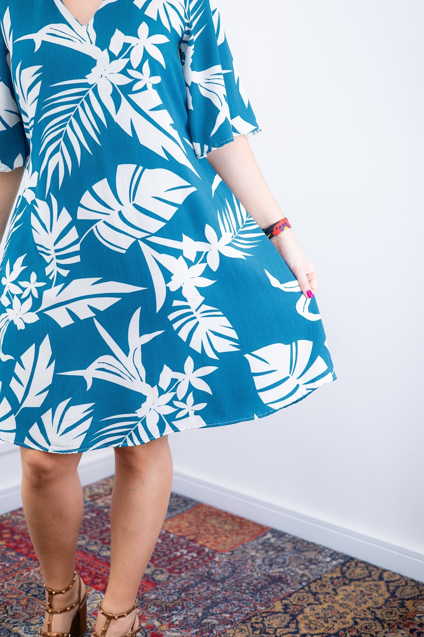 Vestido Sabrina - Decote V Manga Morcego em Viscolinho