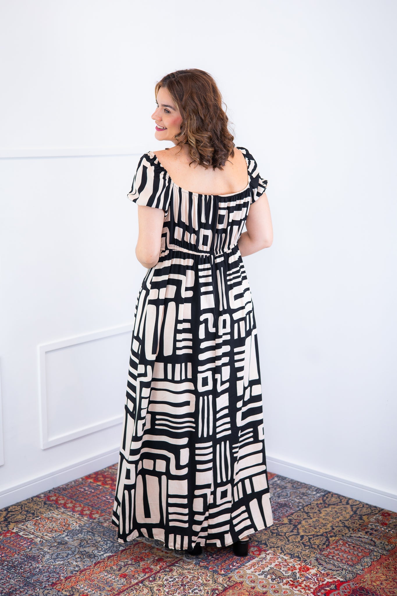 Vestido Longo Cecília – Manga Ciganinha em Viscolinho com Bolsos Laterais