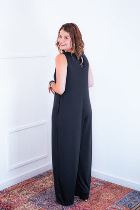 Macacão Aurora - Regata Decote V em Malha Confort