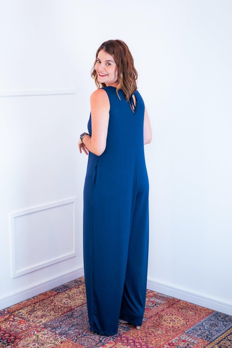 Macacão Aurora - Regata Decote V em Malha Confort