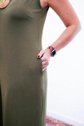 Macacão Aurora - Regata Decote V em Malha Confort