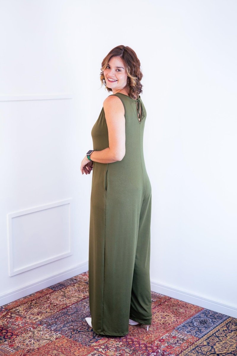 Macacão Aurora - Regata Decote V em Malha Confort