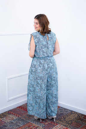 Macacão Caribe - Pantalona em Crepe com Decote V