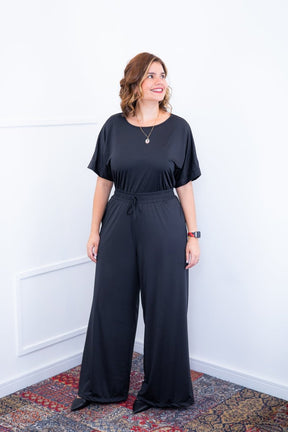 Macacão Isadora - Manga Japonesa com Calça Pantalona