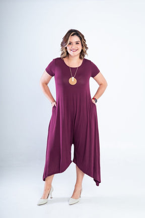 Macacão Origem - Gola Redonda com Barra Triangular em Viscolycra