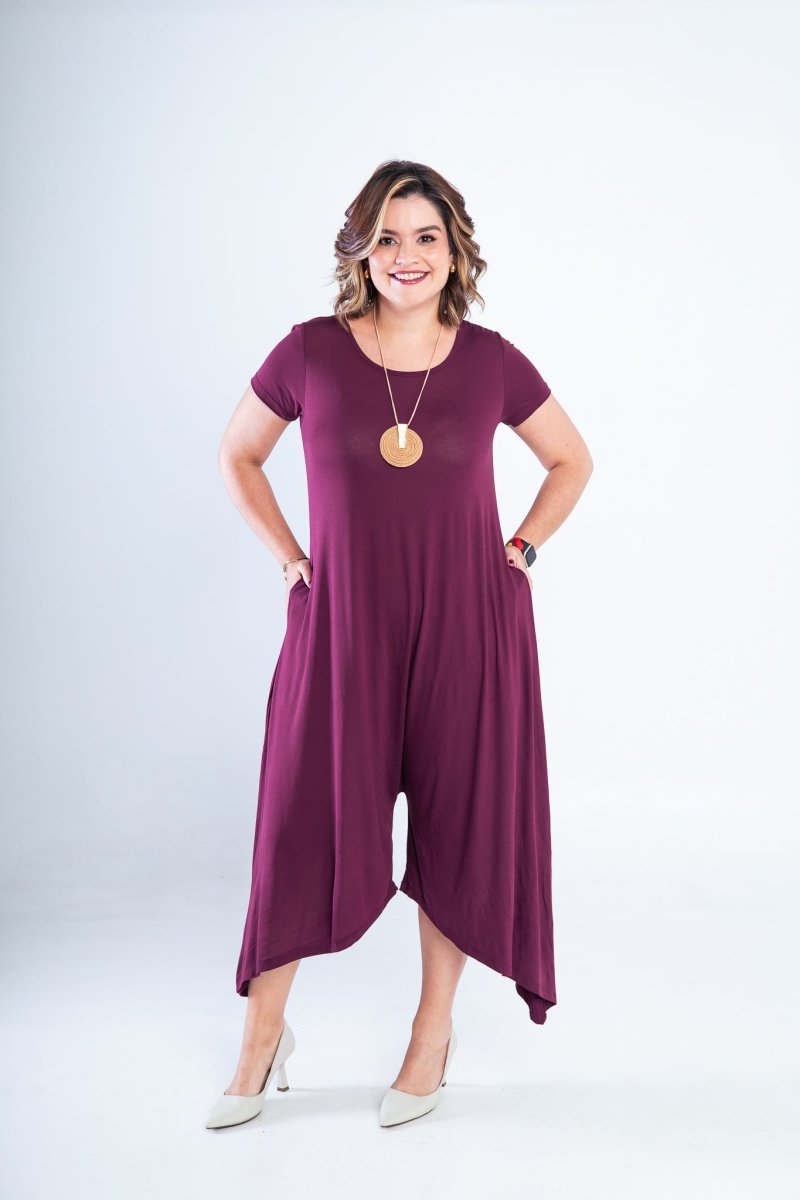 Macacão Origem - Gola Redonda com Barra Triangular em Viscolycra