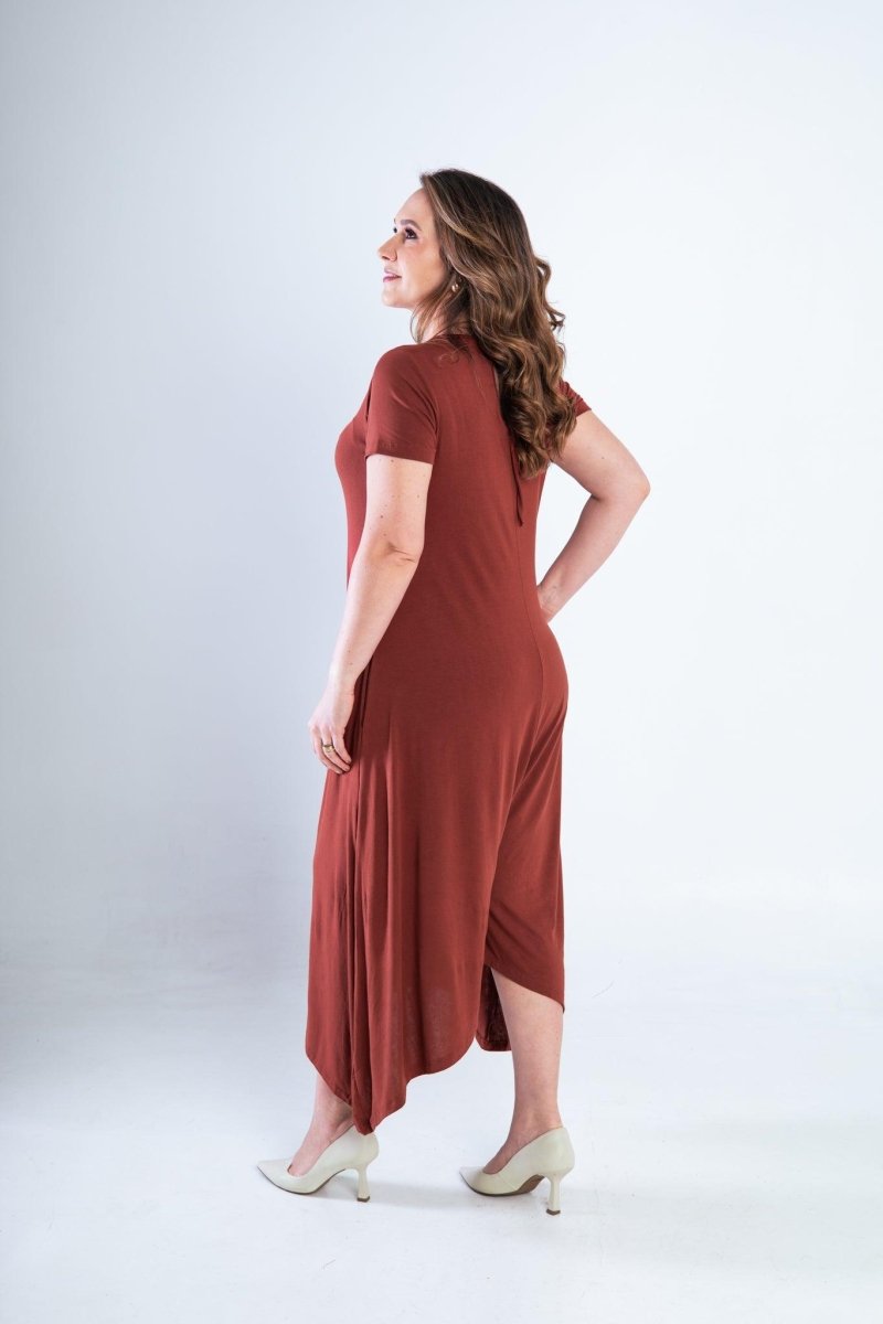 Macacão Origem - Gola Redonda com Barra Triangular em Viscolycra