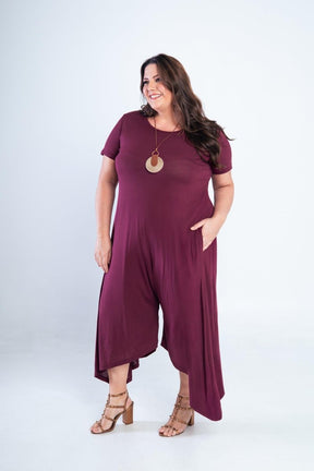 Macacão Origem - Gola Redonda com Barra Triangular em Viscolycra