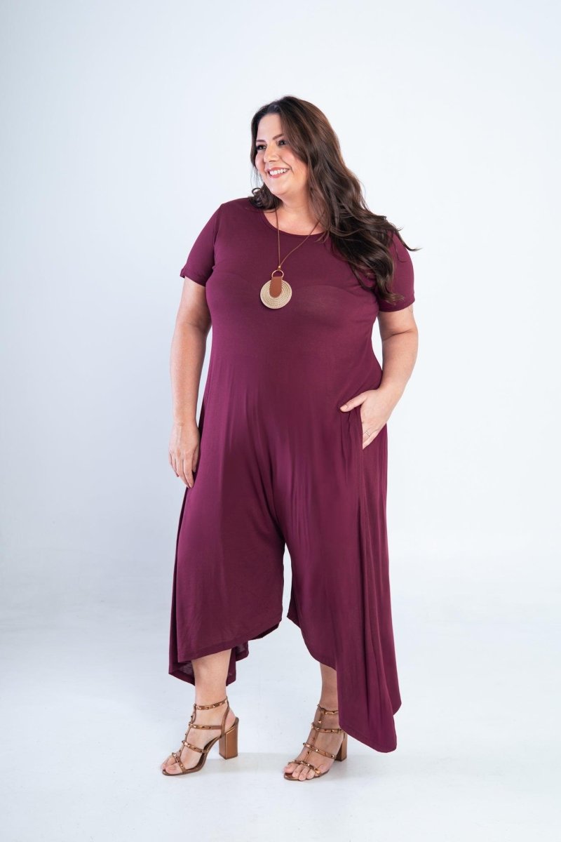 Macacão Origem - Gola Redonda com Barra Triangular em Viscolycra