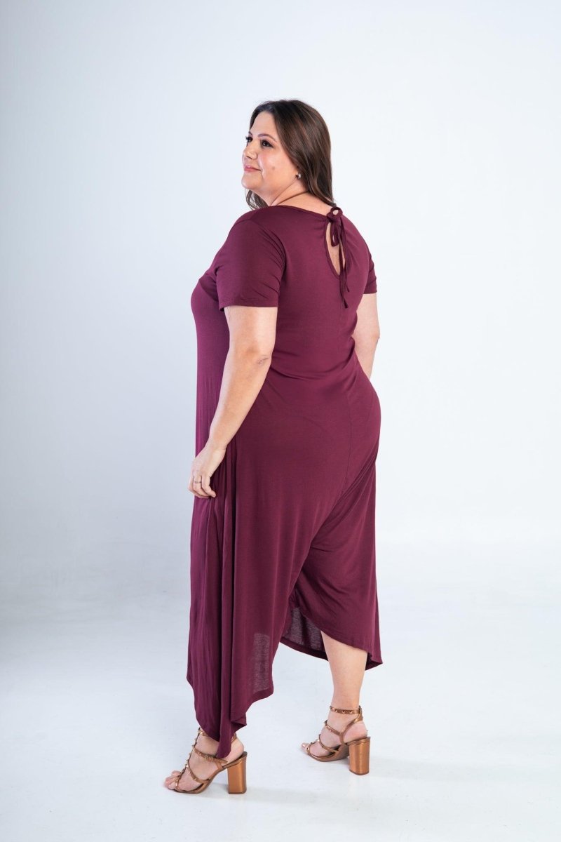 Macacão Origem - Gola Redonda com Barra Triangular em Viscolycra