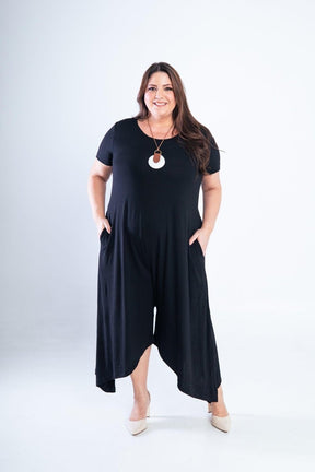 Macacão Origem - Gola Redonda com Barra Triangular em Viscolycra