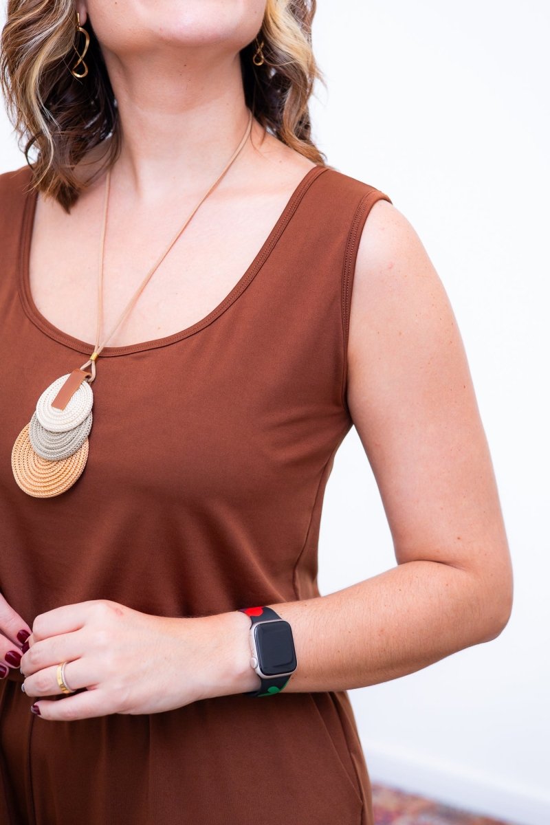 Macaquinho Dani - Regata com Bolsos Midi em Malha Confort