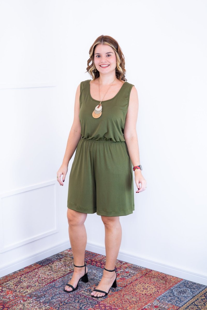 Macaquinho Dani - Regata com Bolsos Midi em Malha Confort