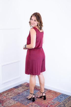 Macaquinho Dani - Regata com Bolsos Midi em Malha Confort