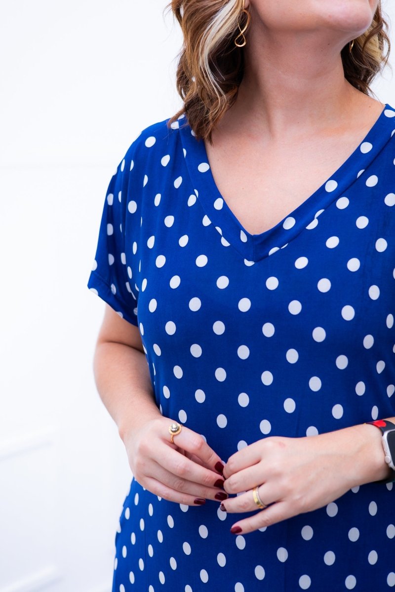 Vestido Antonella – Decote V com Fendas Laterais em Malha Confort