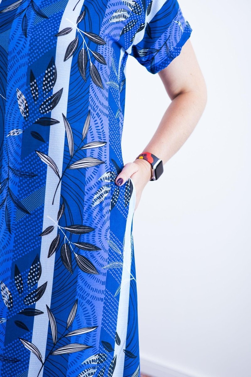 Vestido Antonella – Decote V com Fendas Laterais em Malha Confort