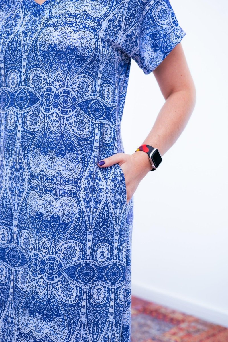 Vestido Antonella – Decote V com Fendas Laterais em Malha Confort