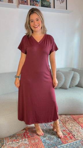 Vestido Antonella – Decote V com Fendas Laterais em Malha Confort