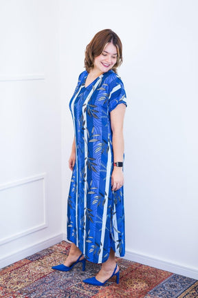 Vestido Antonella – Decote V com Fendas Laterais em Malha Confort