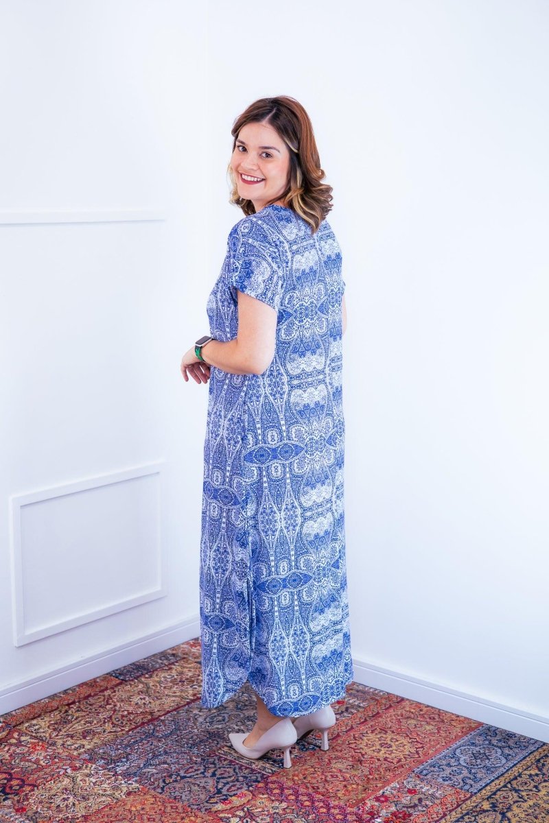 Vestido Antonella – Decote V com Fendas Laterais em Malha Confort