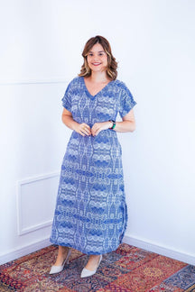 Vestido Antonella – Decote V com Fendas Laterais em Malha Confort