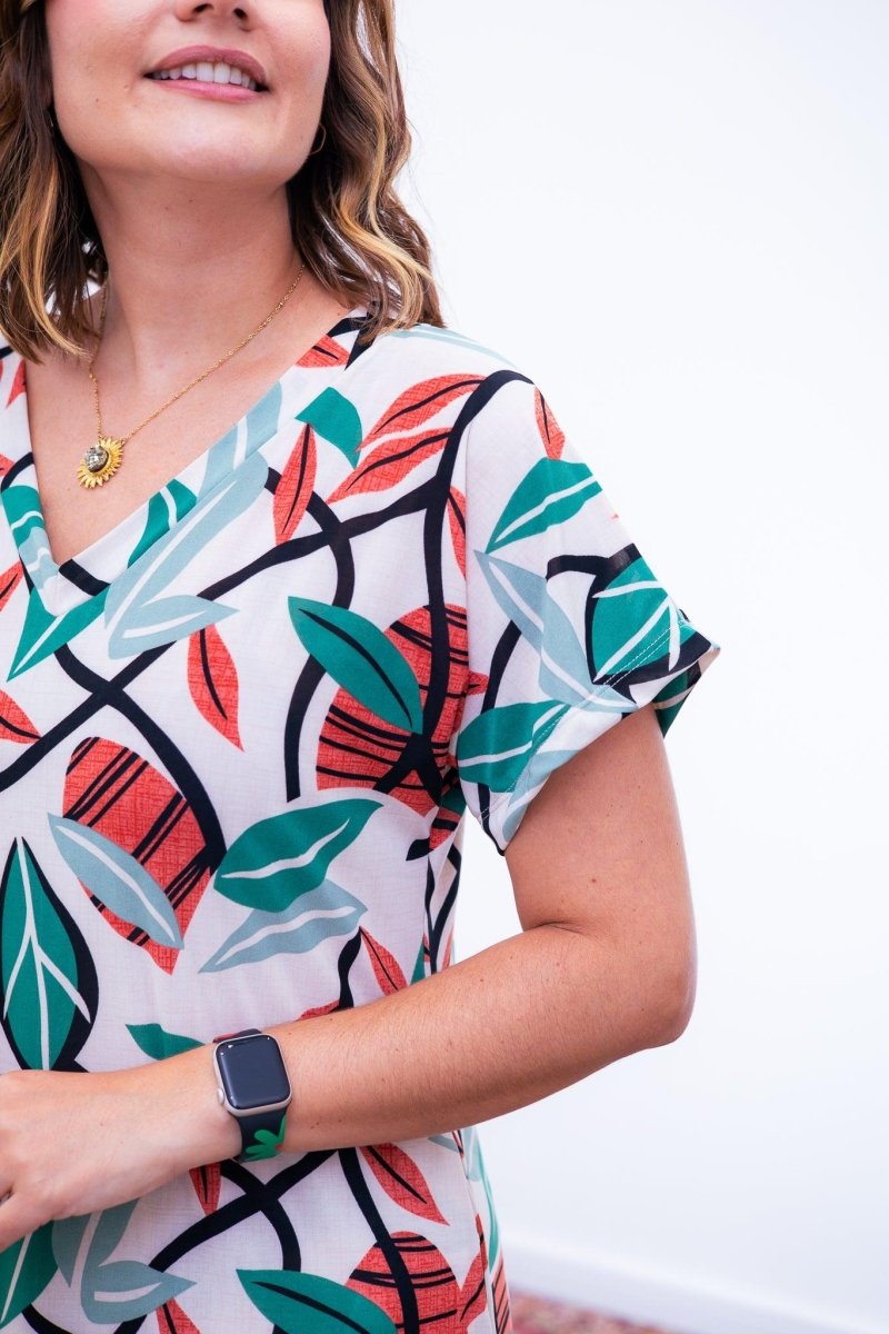 Vestido Antonella – Decote V com Fendas Laterais em Malha Confort