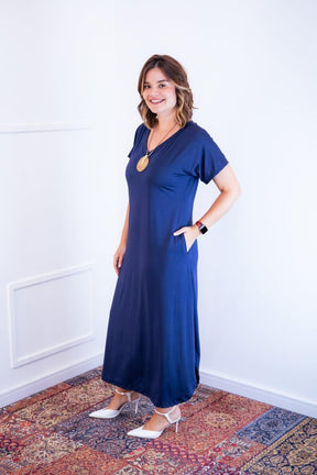 Vestido Antonella – Decote V com Fendas Laterais em Malha Confort