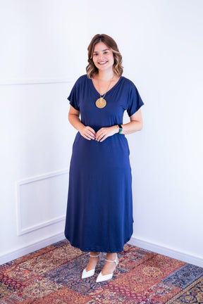 Vestido Antonella – Decote V com Fendas Laterais em Malha Confort