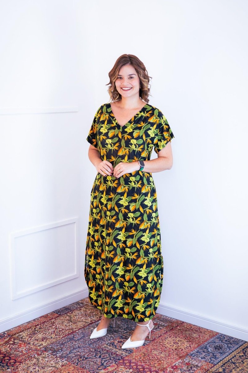 Vestido Antonella – Decote V com Fendas Laterais em Malha Confort