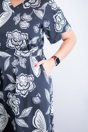 Vestido Letícia – Midi com Gola V em Malha Confort Deluxe