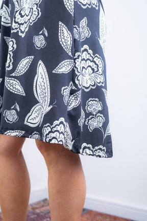 Vestido Letícia – Midi com Gola V em Malha Confort Deluxe